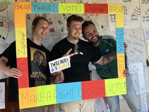 Alūksnes Bērnu un jauniešu centra jauniešu grupa Erasmus+ ” Make a right decision ! Vote!”